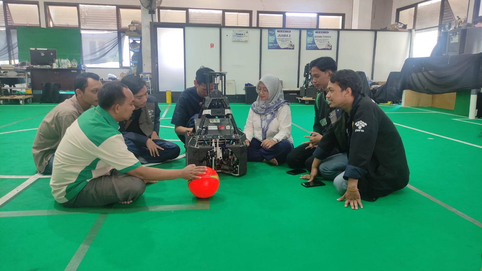 Ini Dia SICOBOT, Robot Pelatih Kiper Buatan Mahasiswa PENS