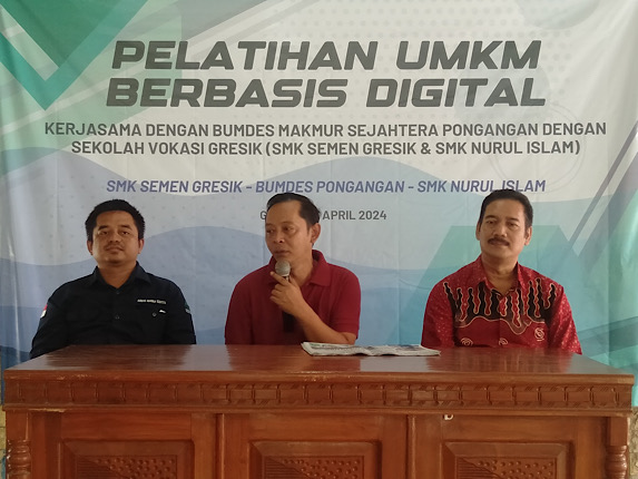 Kolaborasi dengan Bumdes, SMK Semen Gresik Berikan Pendampingan UMKM Go Digital