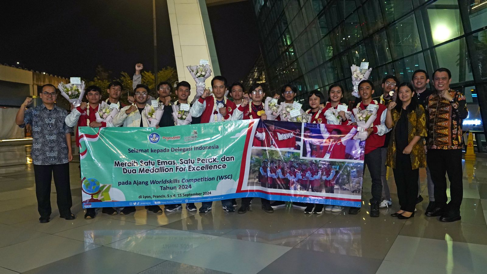 Harumkan Nama Indonesia, Alumni SMK dan Mahasiswa Vokasi Raih Lima Medali di WSC 2024