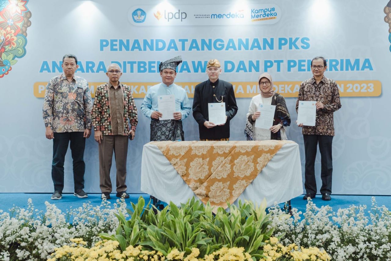 Perkuat Sinergi, Kemendikbudristek dan Perguruan Tinggi Tanda Tangani Perjanjian Kerja Sama Pelaksanaan Program Pertukaran Mahasiswa Merdeka