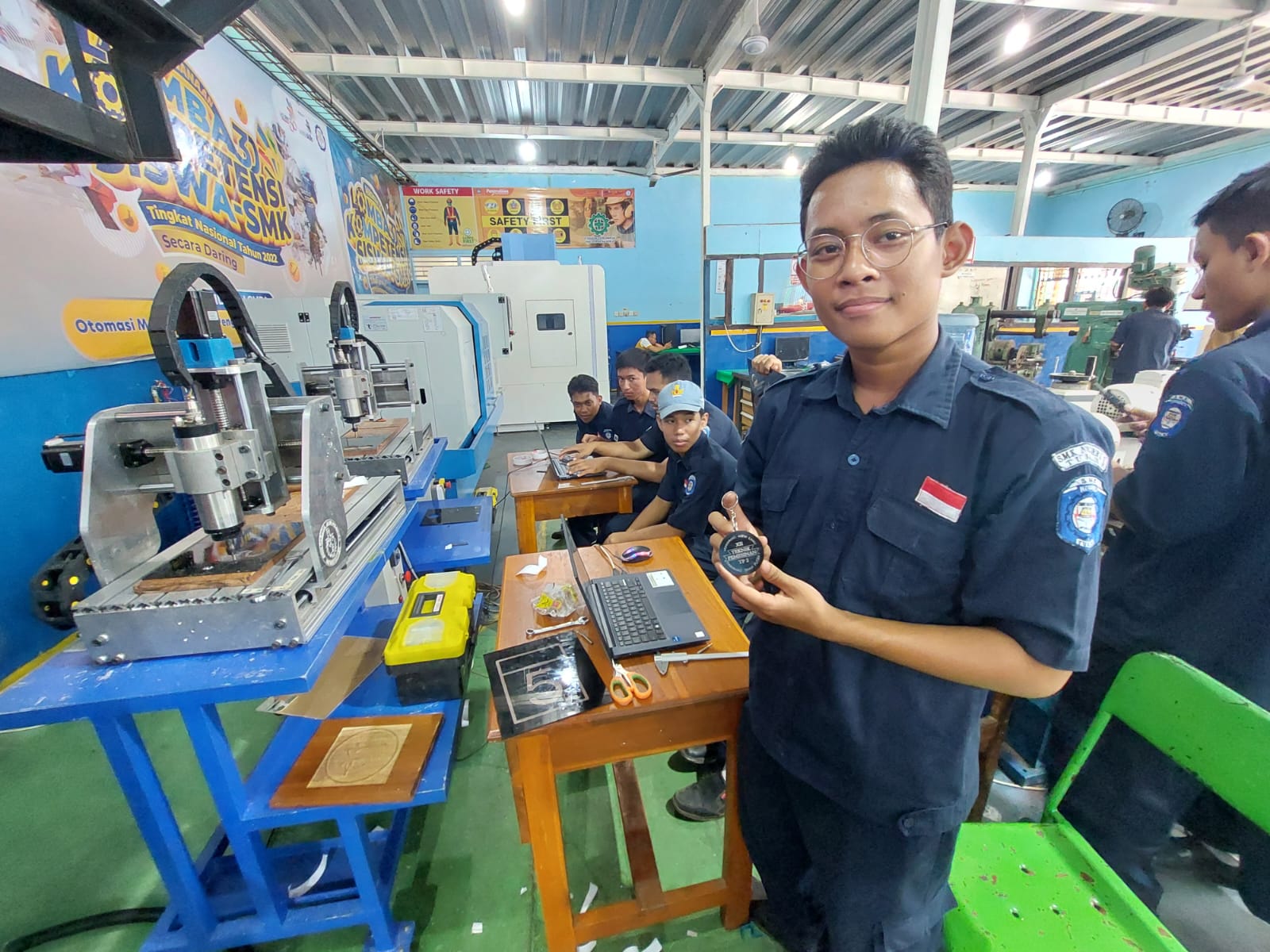 Hasil Pelatihan Upskilling dan Reskilling, Guru SMK Ciptakan Mesin CNC Router Berstandar industri