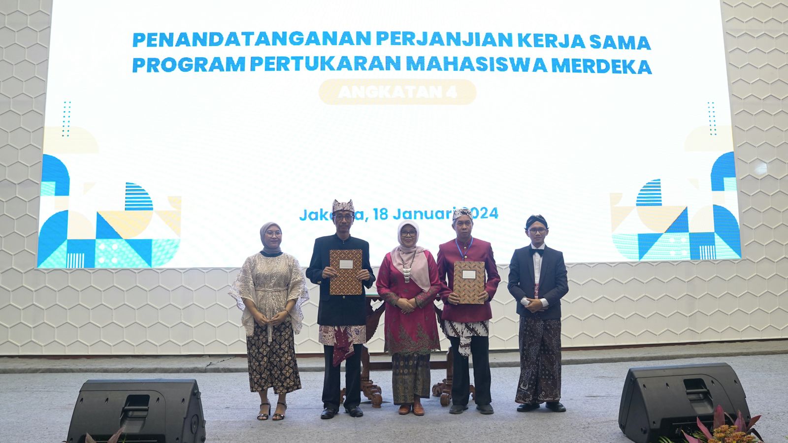 penandatanganan-kerja-sama-program-pertukaran-mahasiswa-merdeka-pmm-angkatan-4-jakarta-18-januari-2024