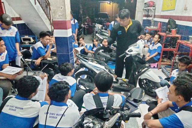 Menilik Pentingnya Karakter dan Motivasi Kewirausahaan Menurut LKP Dimy Motor