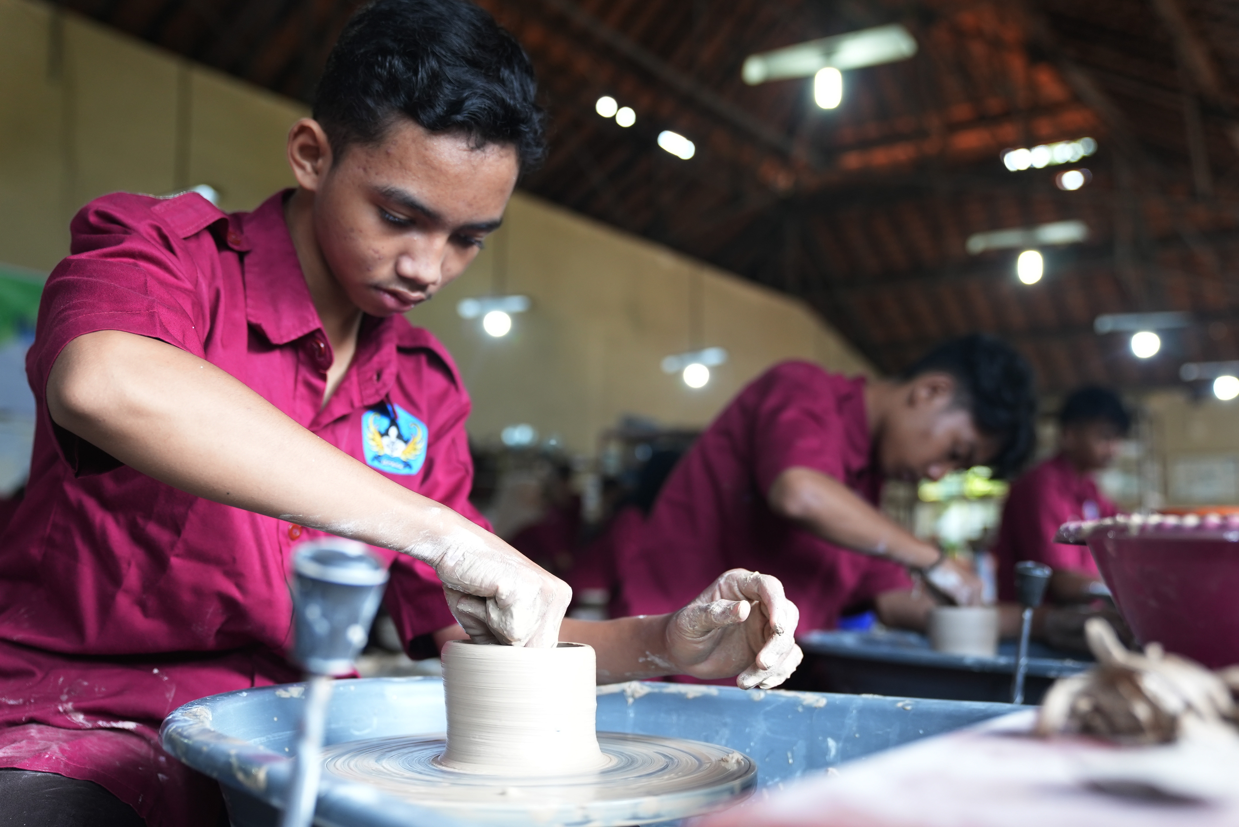 Enam Teknik Membuat Keramik yang Diajarkan di SMK