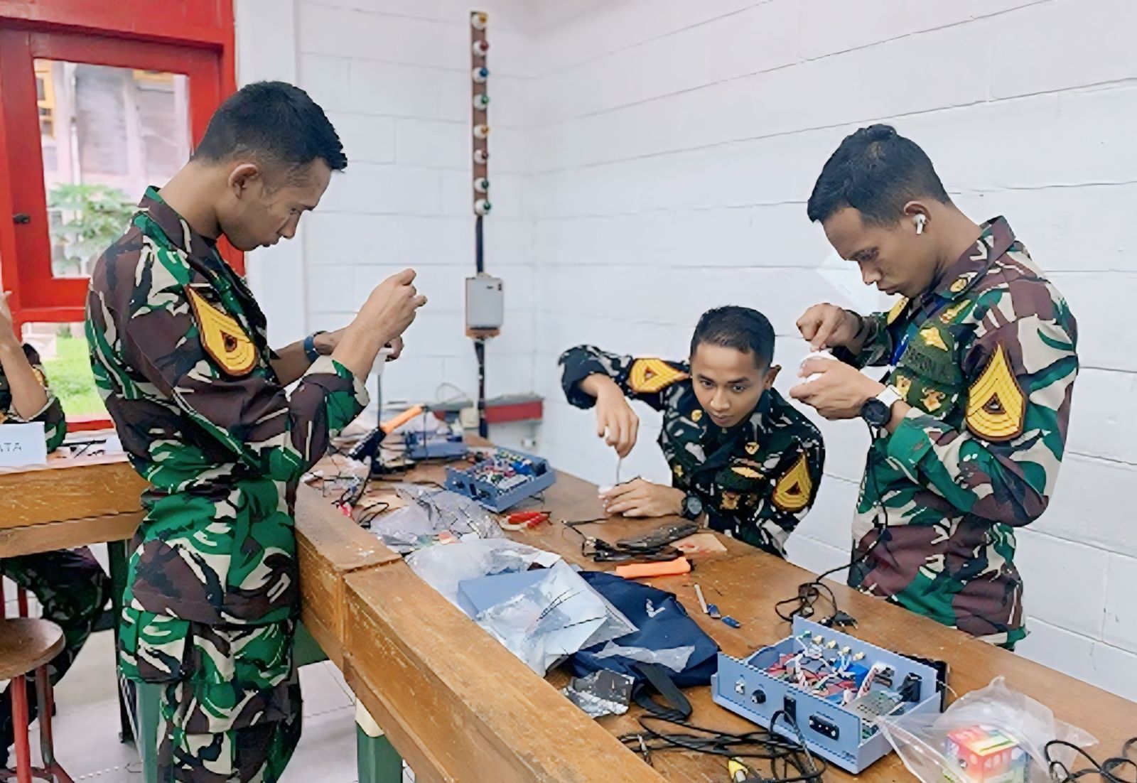 Akademi Angkatan Laut Percayakan Pelatihan Taruna Bidang Elektronika di BBPPMPV BOE