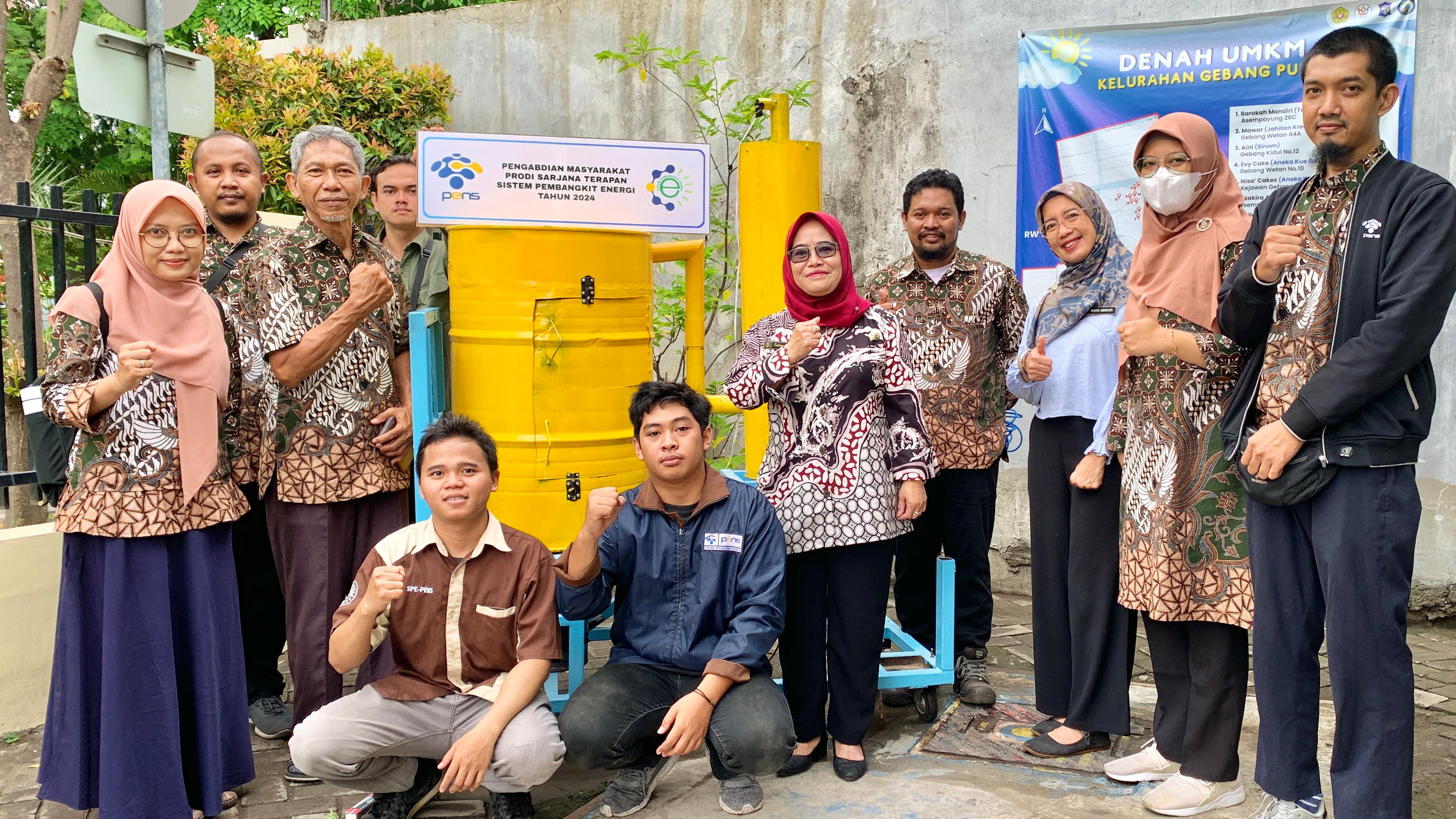 Bantu Atasi Masalah Sampah, PENS Serahkan Incinerator Produksinya untuk Kelurahan Gebang Putih, Surabaya