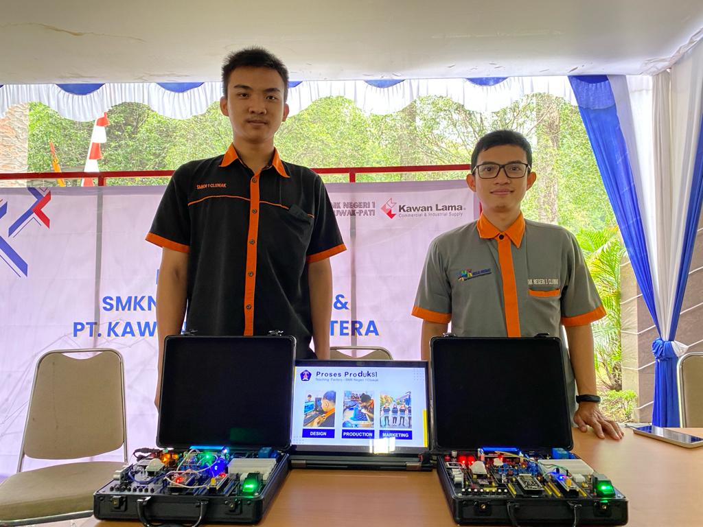 Hasil Upskilling dan Reskilling Guru Vokasi, SMKN 1 Cluwak Ciptakan Alat IoT Trainers