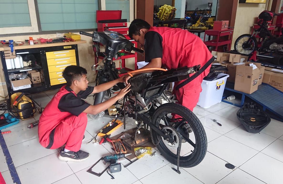 Konversi Motor Bensin ke Motor Listrik, Catat 3 Tip Ini Menurut SMKN 2 Jember