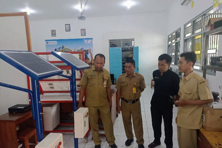 Lebih Praktis, SMKN 1 Rejotangan Ciptakan PJU Smart System IoT