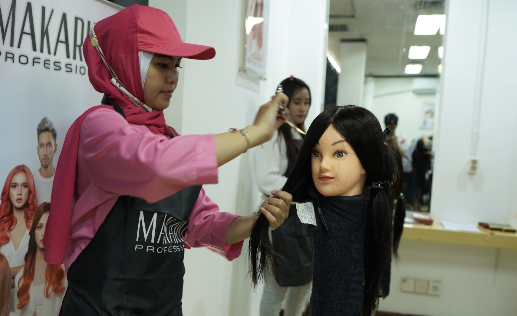 7 Tahapan Hair Cutting/Pengguntingan Rambut yang Benar dan Anti Gagal