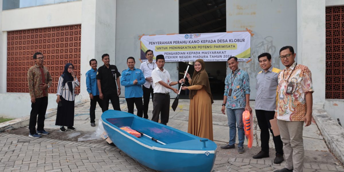 Jadi Bagian Pengabdian Masyarakat, Poltera Serahkan Kapal Kano untuk Dukung Pariwisata Desa di Sampang