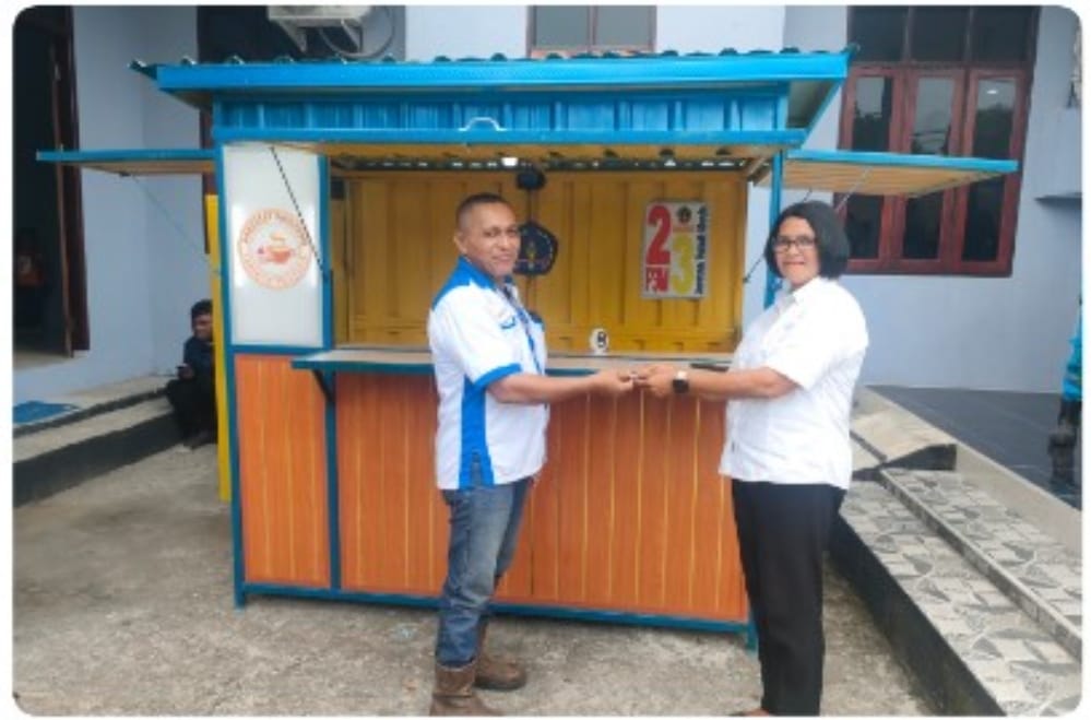 Polnam Perkenalkan Inovasi Smart Container Bertenaga Surya untuk Dukung UMKM di Kota Ambon