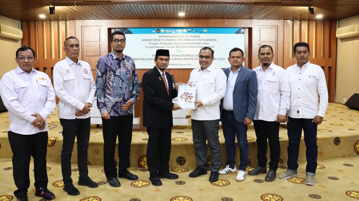 Fokus Perencanaan Tenaga Kerja Vokasi dan Inovasi, Konsorsium PTV Aceh Serahkan Policy Paper