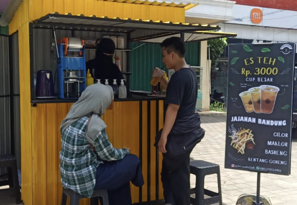 Alumni LKP Bidang Tata Boga Raih Jutaan Rupiah dengan Jualan Street Food