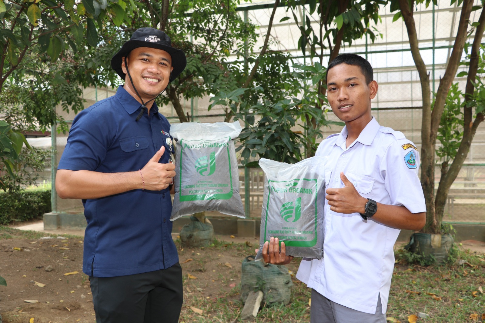 Dukung Program Go Green, Dosen dan Mahasiswa Polije Olah Limbah Kampus jadi Pupuk Organik Bernilai Jual Tinggi