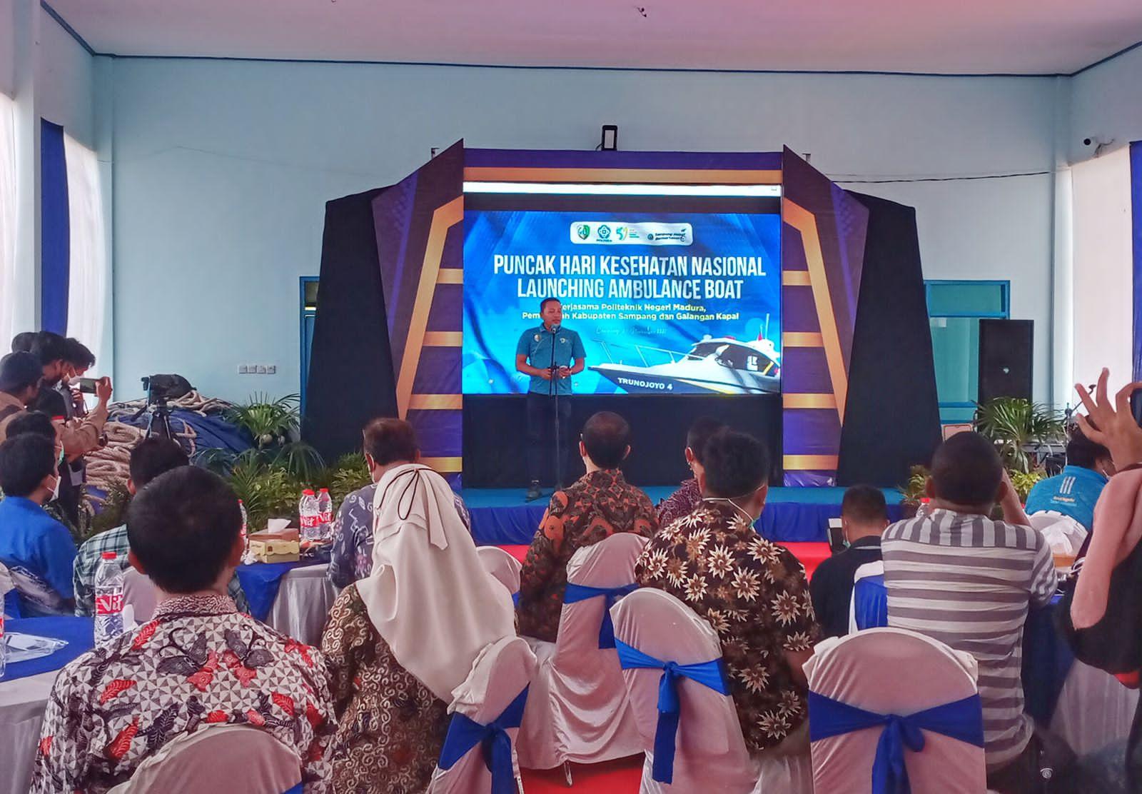 Gandeng Pemda Sampang, Poltera Luncurkan Ambulance Boat