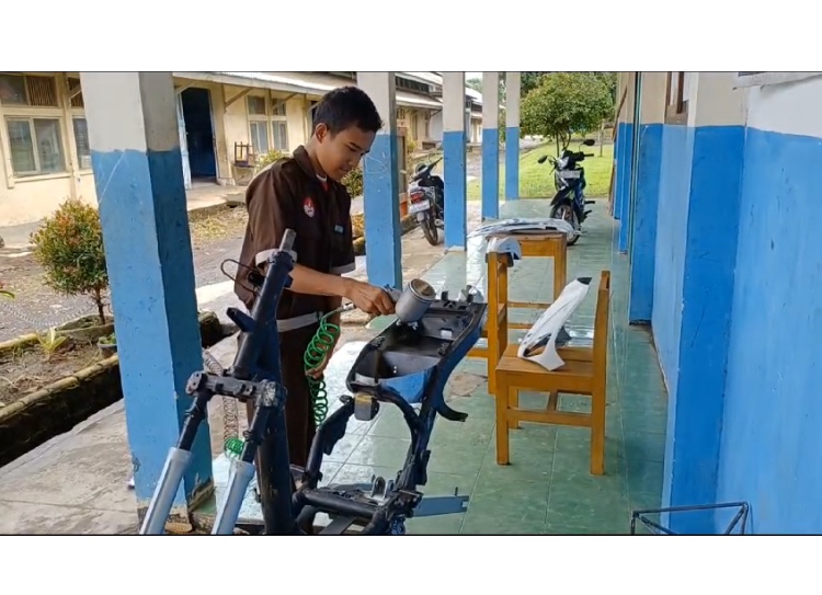 Lebih Terjangkau, SMKN 1 Rejang Lebong Kembangkan Motor Listrik Rakitan Sendiri