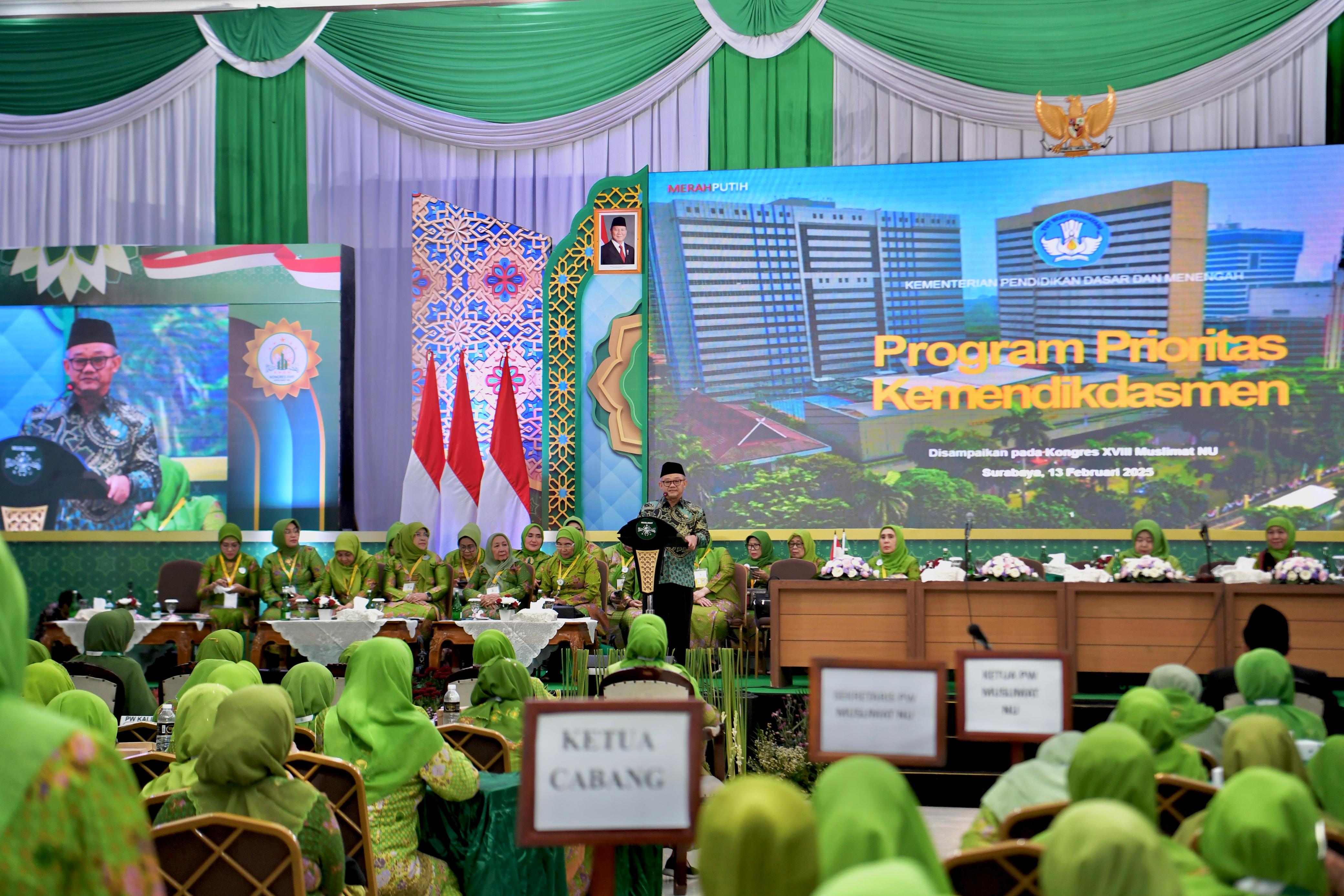 Disambut Sholawat Badar, Mendikdasmen Ajak Muslimat NU Sukseskan Program Wajib Belajar 13 Tahun