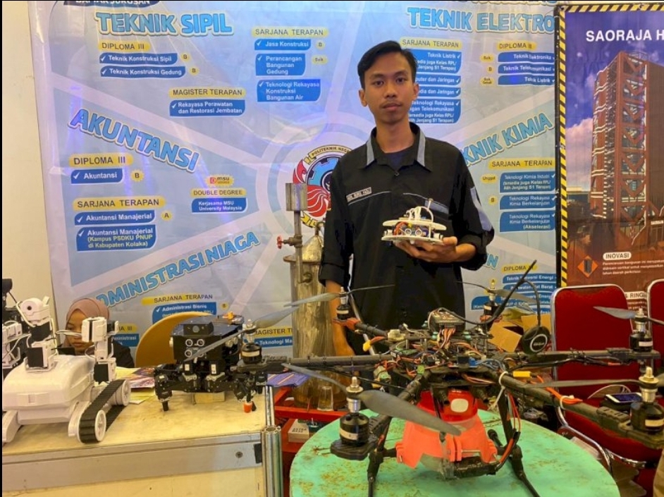 Bantu Petani, Mahasiswa PNUP Ciptakan Robot Drone untuk Menyiram Tanaman