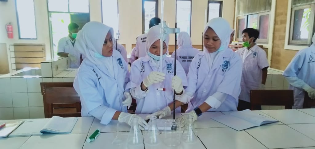 5 Profesi Menjanjikan untuk Lulusan SMK Konsentrasi Keahlian Teknik Kimia Industri