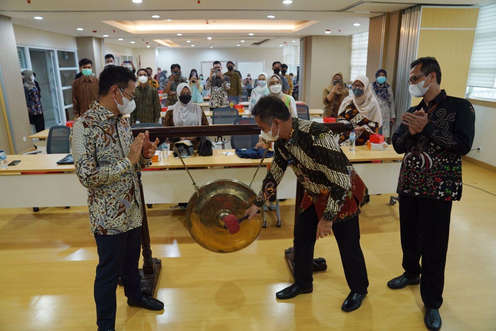 Kemendikbudristek-PII Berangkatkan 50 Mahasiswa Vokasi Magang ke Hongaria