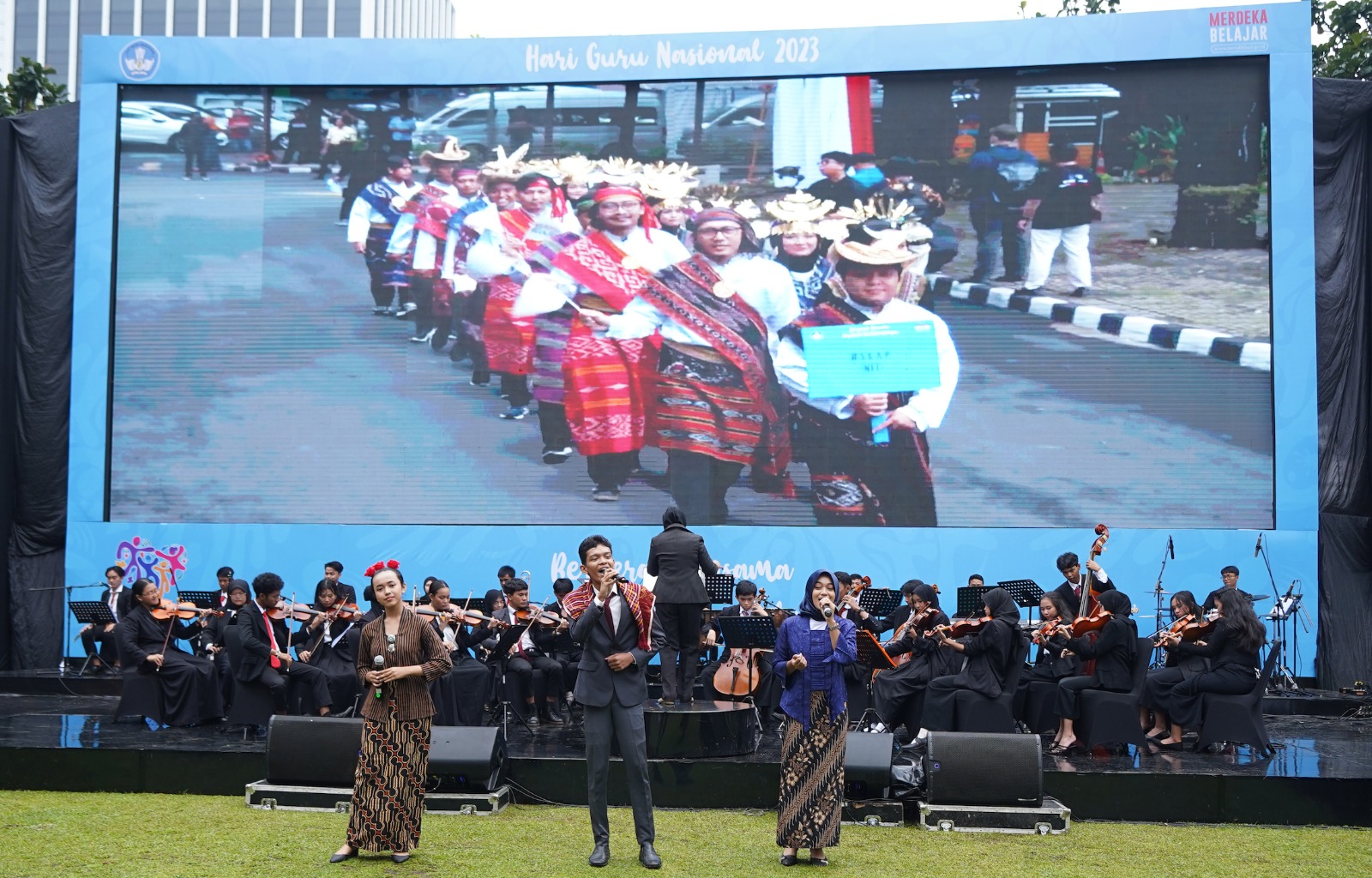 EDCO, Orkestra SMKN 2 Cibinong Getarkan Kemendikbudristek