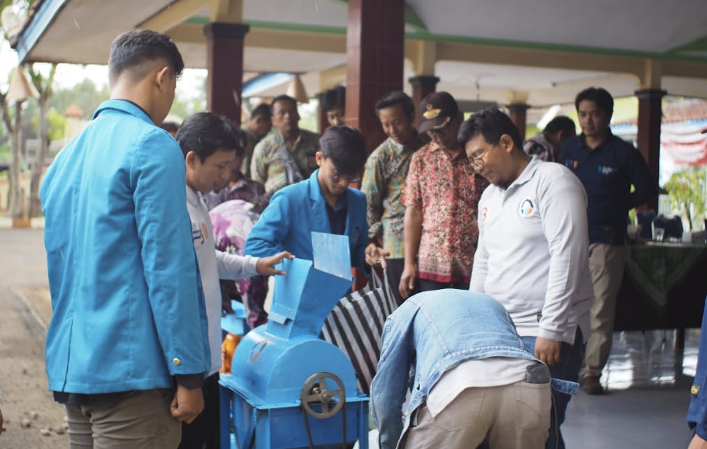 Tingkatkan Pendapatan Desa Banjarwaru, PNC Buat Mesin Olah Limbah Kayu