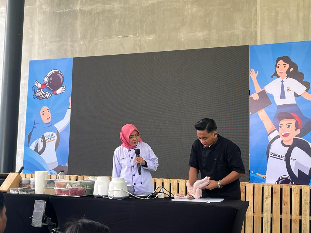 Aksi Kiki MasterChef Indonesia dengan Dirjen Pendidikan Vokasi, Sajikan Cipera Istimewa