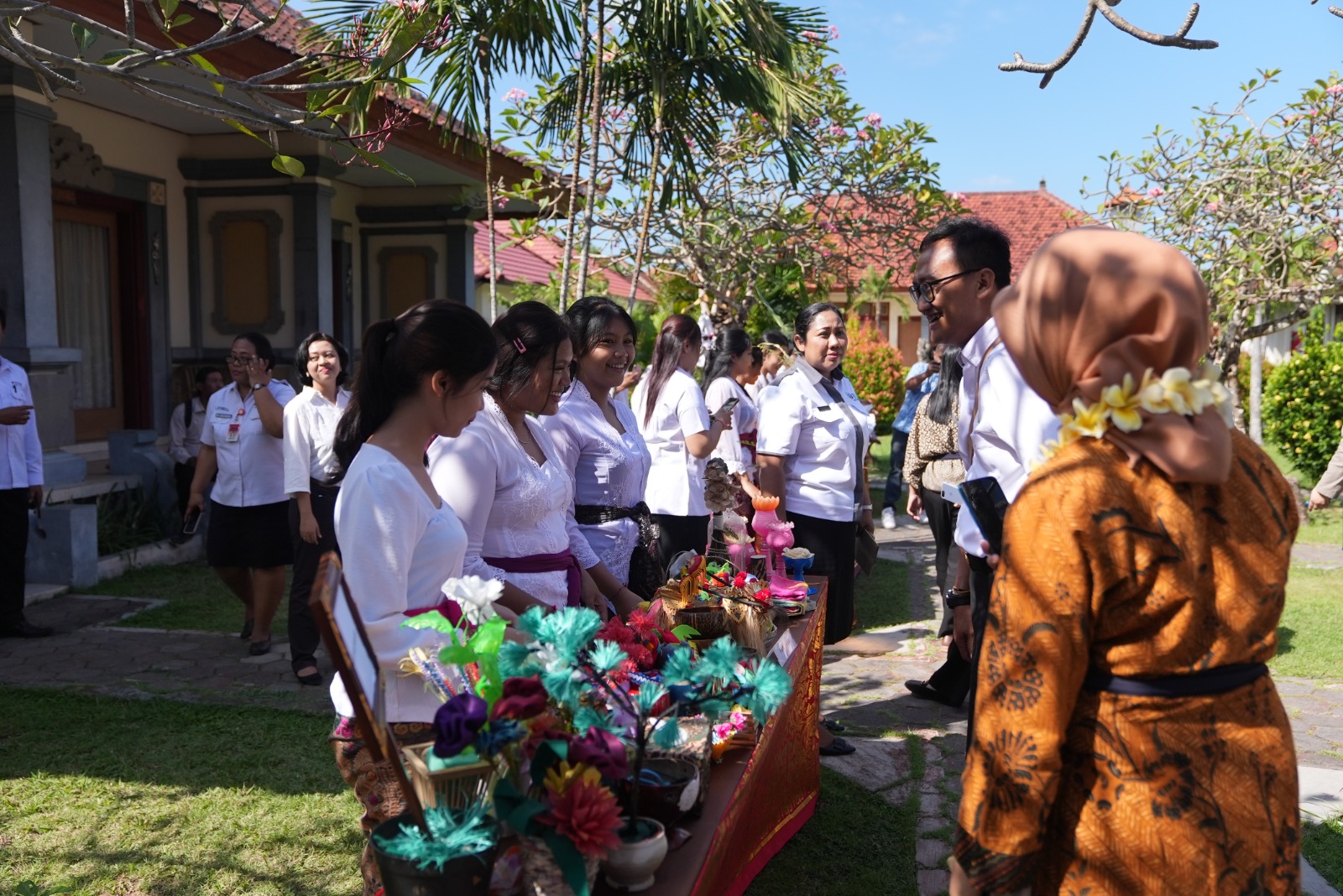 Implementasi Sekolah Ramah Lingkungan di SMKN 3 Denpasar Mendukung Pembangunan Berkelanjutan