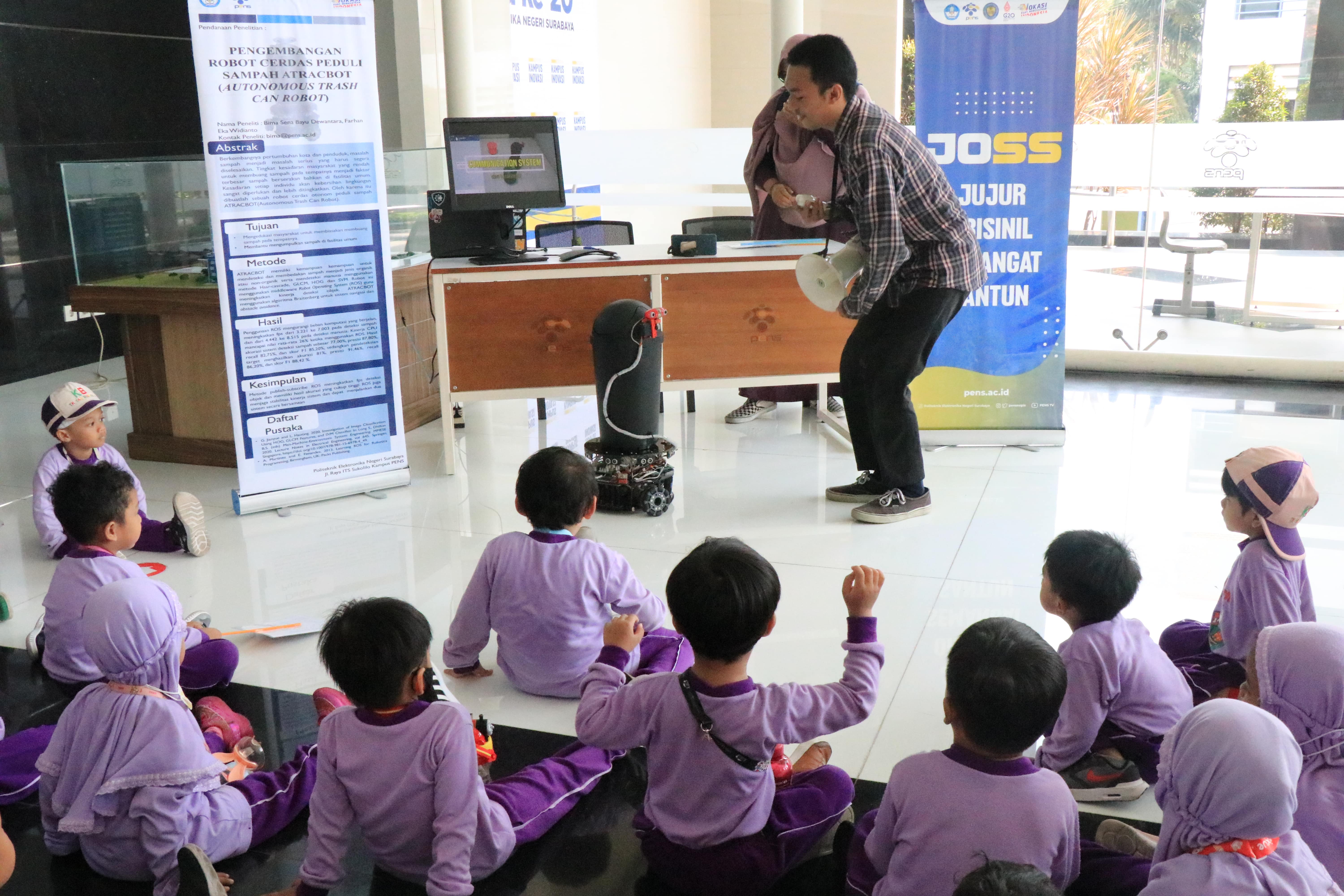 Kenalkan Teknologi Kepada Masyarakat, PENS Luncurkan Program “Yuk Kenal Teknologi”