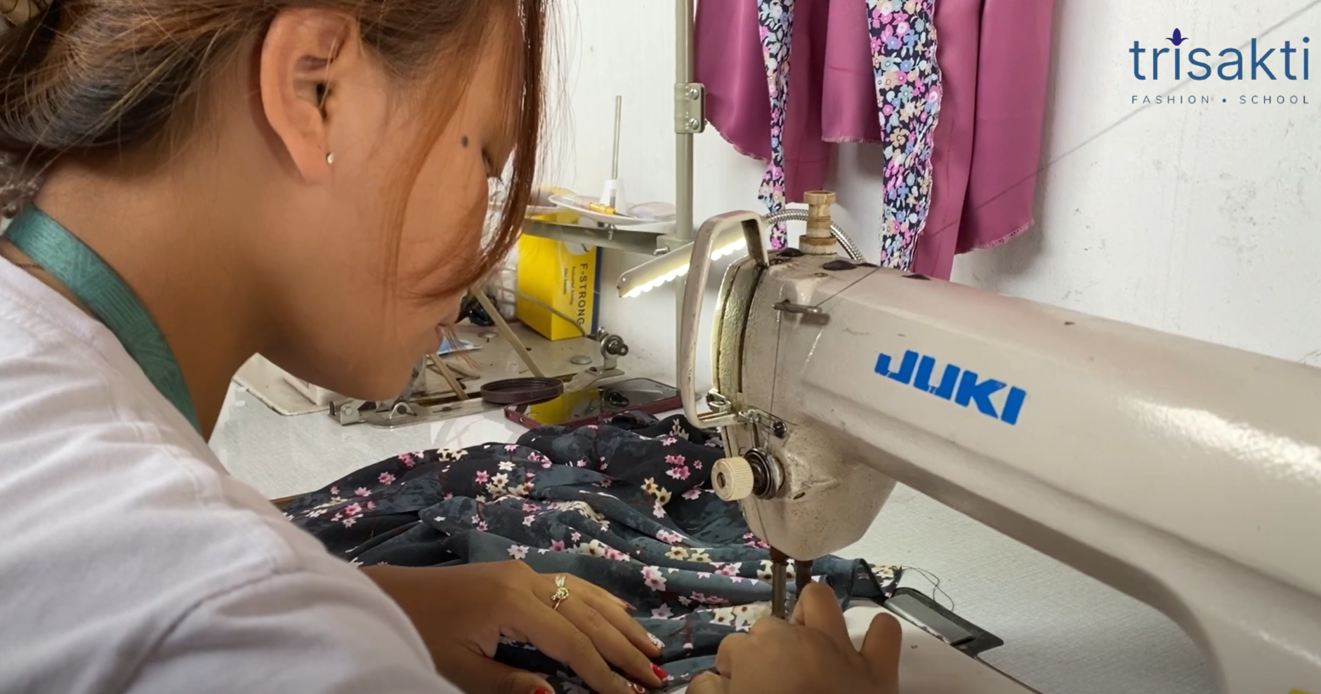 Bisa Dijadikan Ladang Bisnis, Inilah Cara Mudah Membuat Kerudung ala LKP Trisakti Fashion