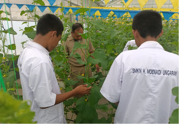 Menguatkan Sinergi: Kerja Sama SMKN H. Moenadi Ungaran dengan Industri untuk Pembelajaran Berkualitas