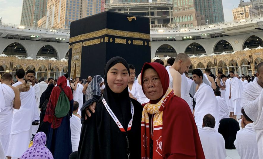 Cerita Meniti Asa: Mampu Umrah Bareng Ibunda, Inilah Kisah Nisa Wujudkan Mimpi dengan Kursus