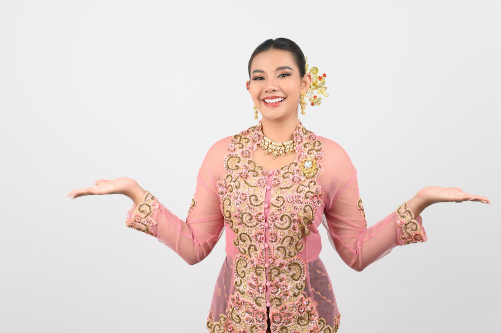 Ini Tip Cara Merawat Kain Kebaya Agar Tetap Bagus dan Awet