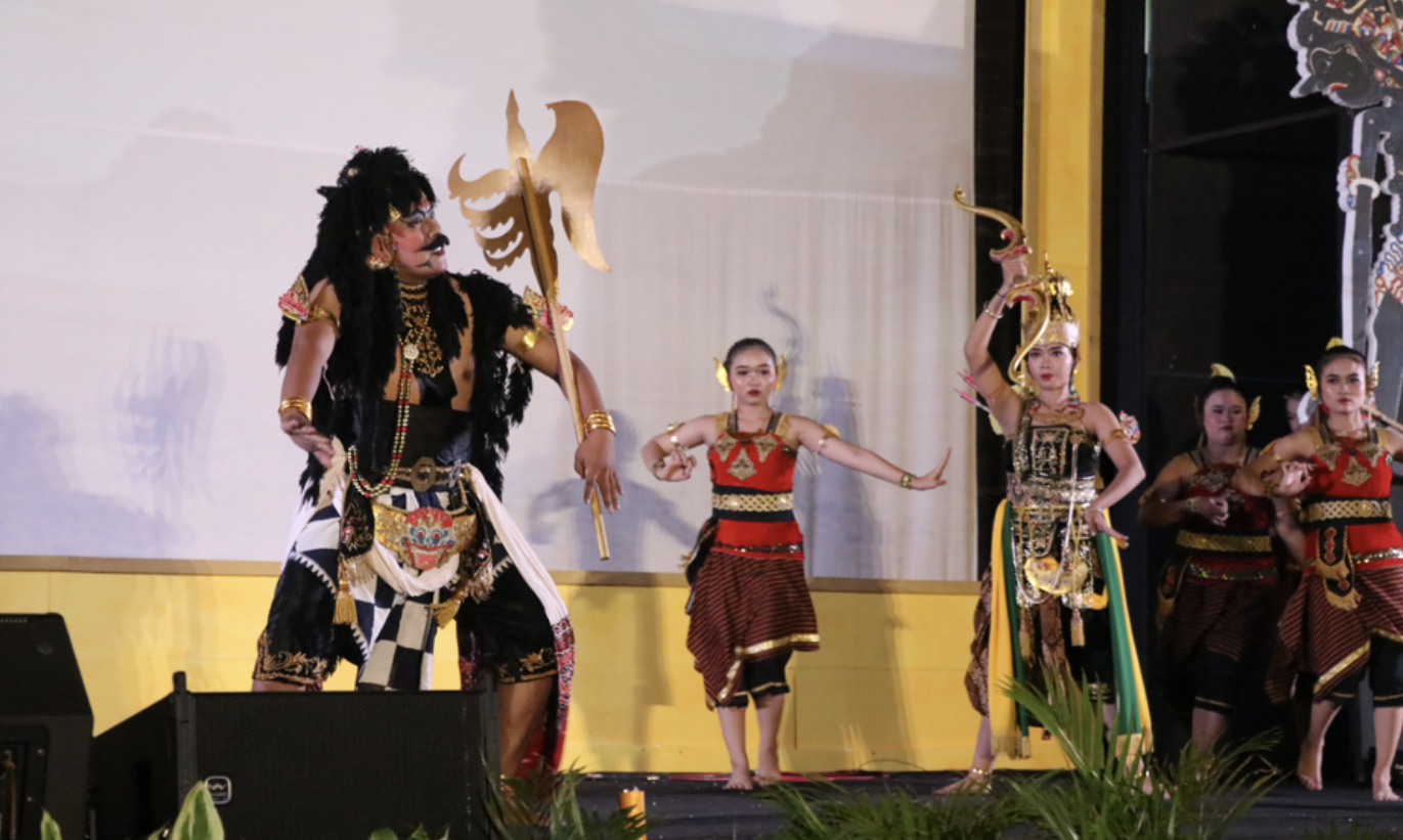 Memukau, Inilah Sajian Wayang Kolosal Karya Guru Vokasi Pedalangan