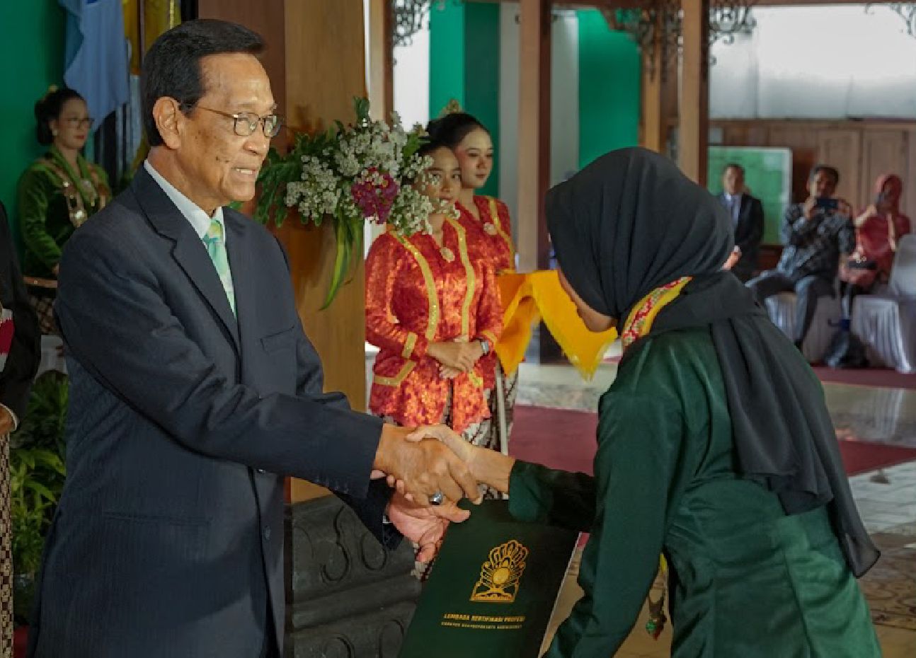 Tuntas Studi, 91 Wisudawan AKN Seni dan Budaya Yogyakarta Siap Berkontribusi