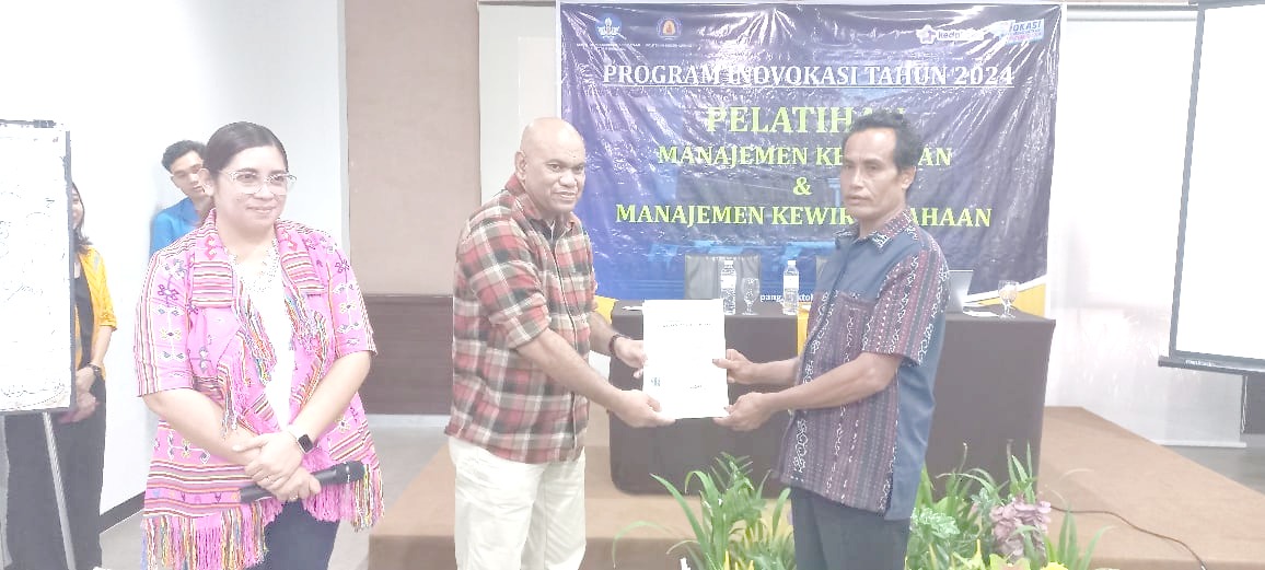 Tingkatkan Produktivitas UKM, Dosen PNK Latih Digitalisasi untuk Pelaku UKM di Kupang