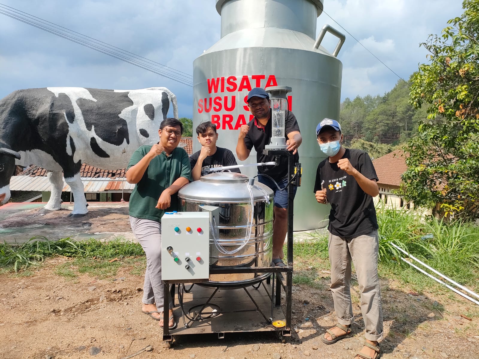 Tak Hanya Produksi Pupuk Organik, Inovasi PENS Ini Juga Dukung Kemandirian Energi Warga Dusun Brau, Jawa Timur